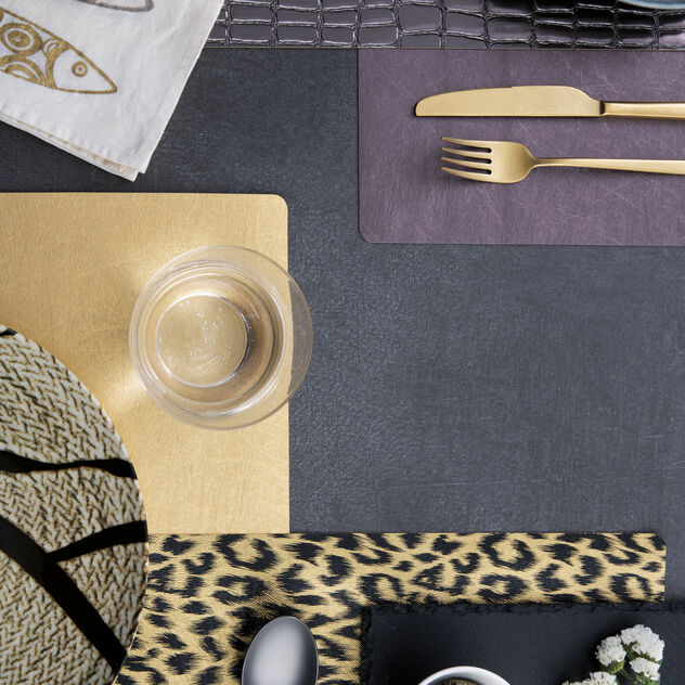 Tablemat  image number 3