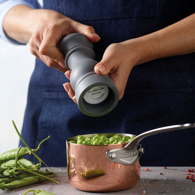 Salt mill  image number 3