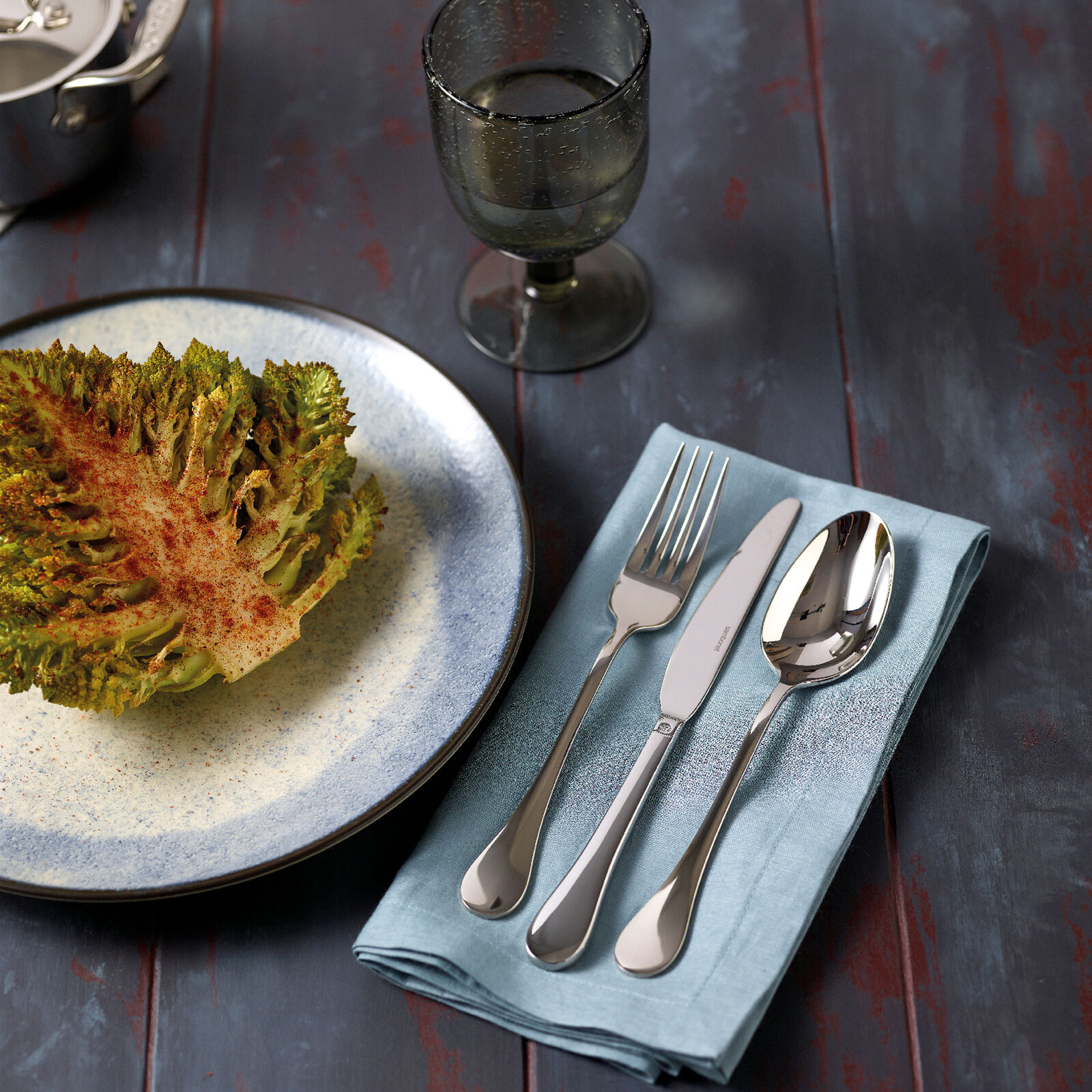 Plates set for pizza image number null