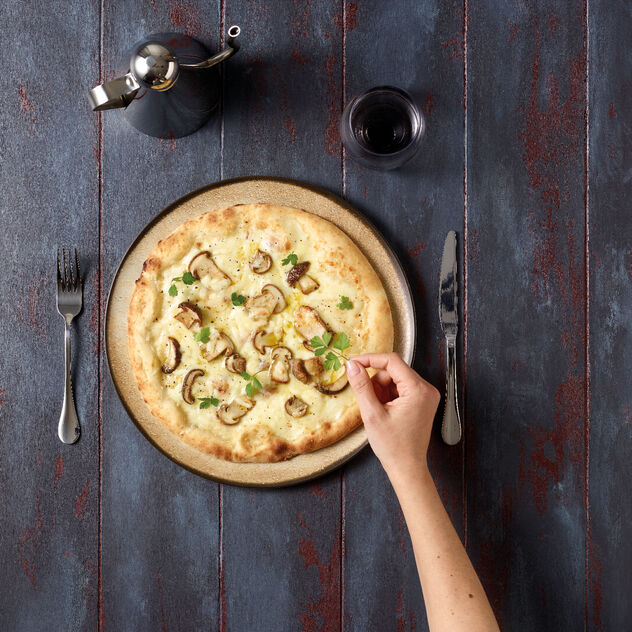 Plates set for pizza image number 2