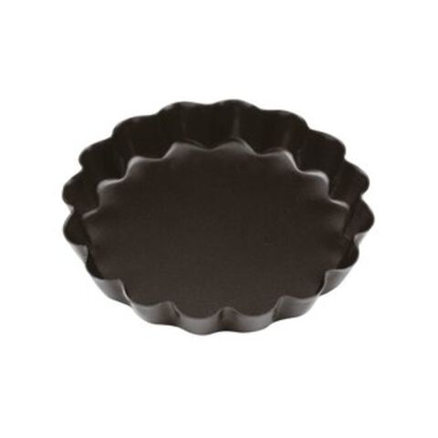 Mold with fluted edges