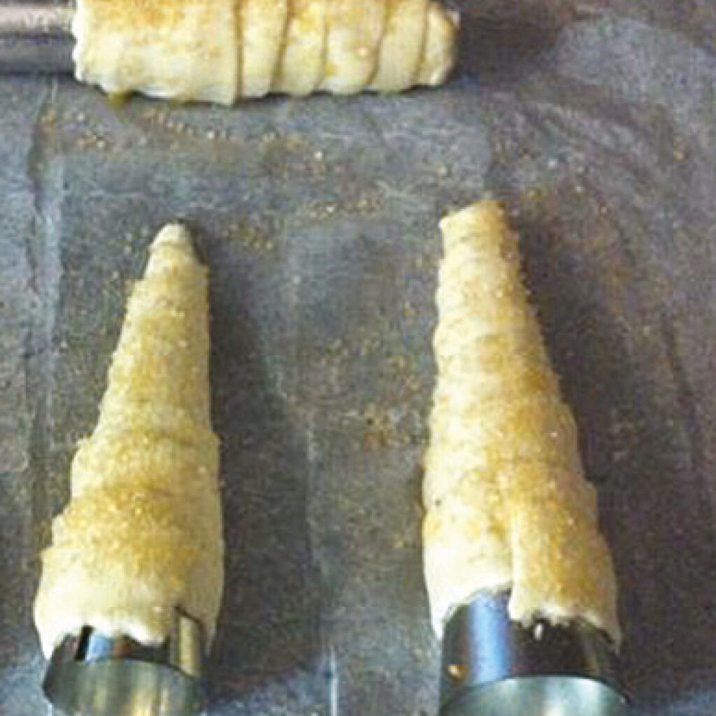 Mold for cream horn image number 1
