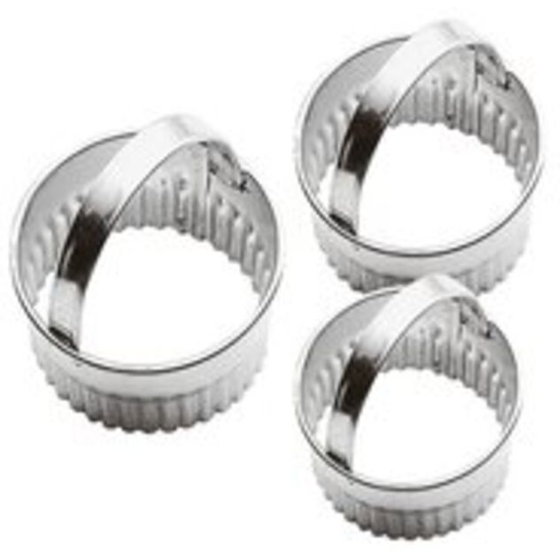 Cutter with fluted edges image number 0