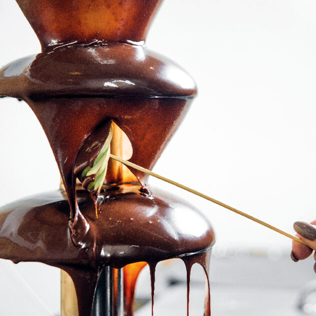 Chocolate fountain  image number 2