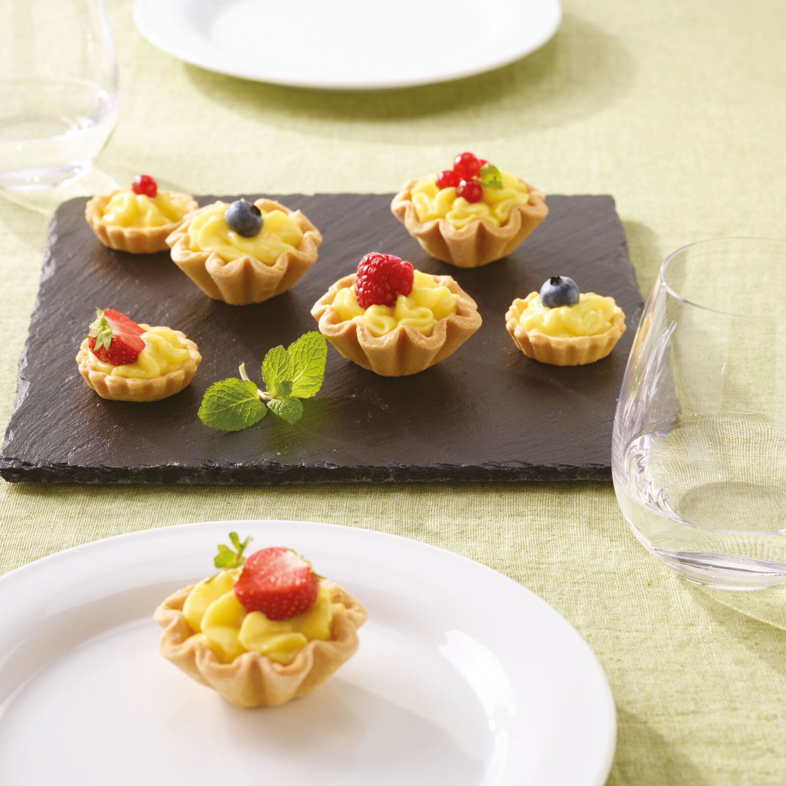 Tray  image number null