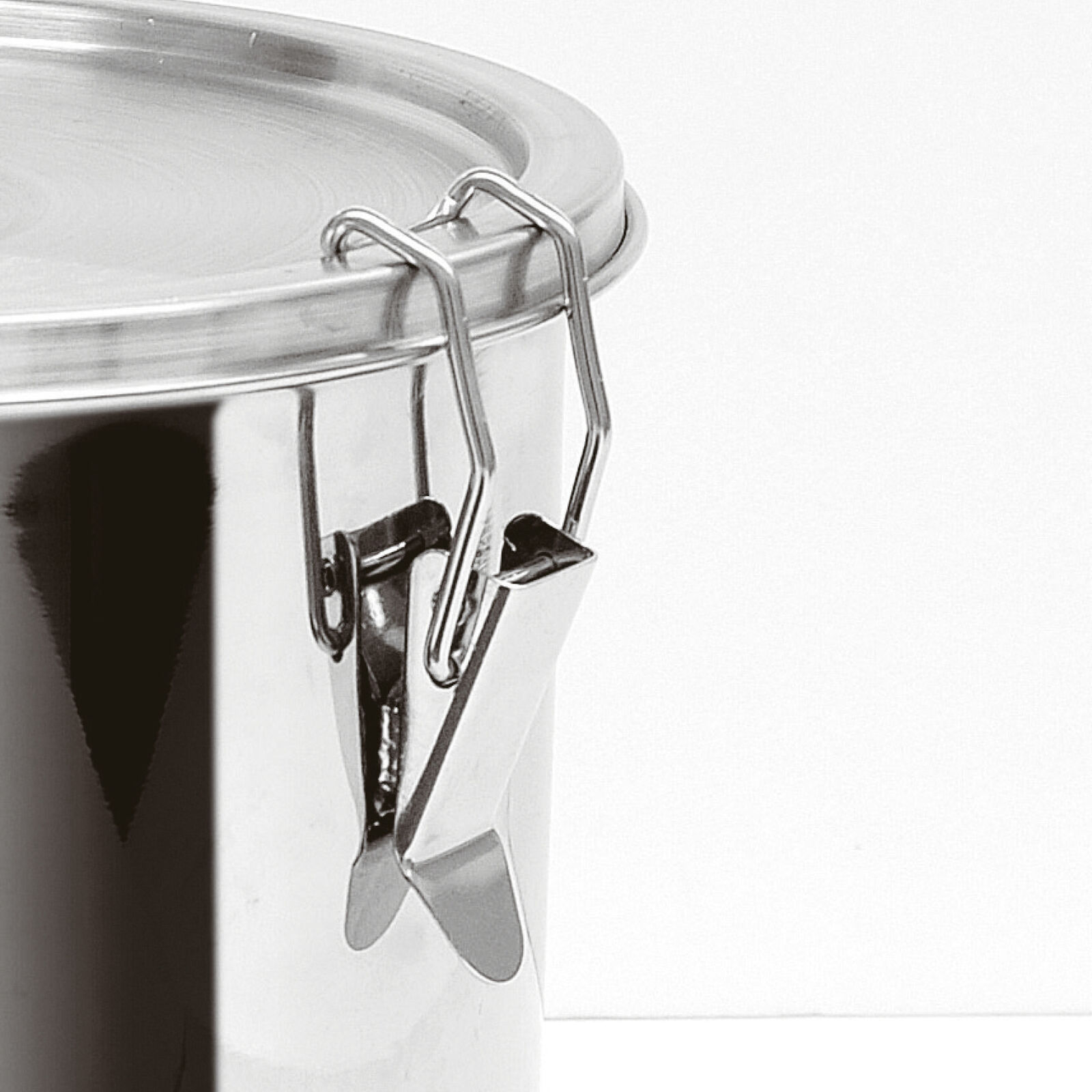 Insulated box with tap image number null