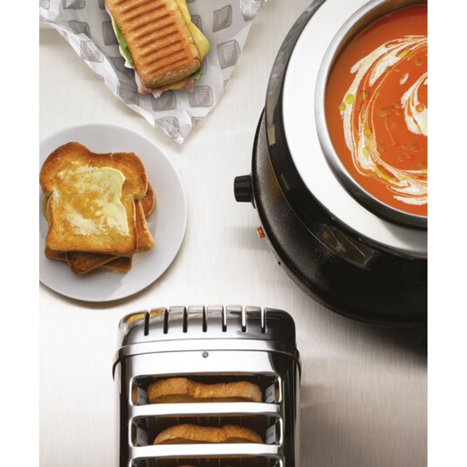 Toaster with 6 slots image number null