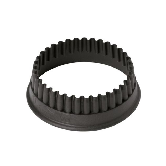 Cutter with fluted edges image number 0