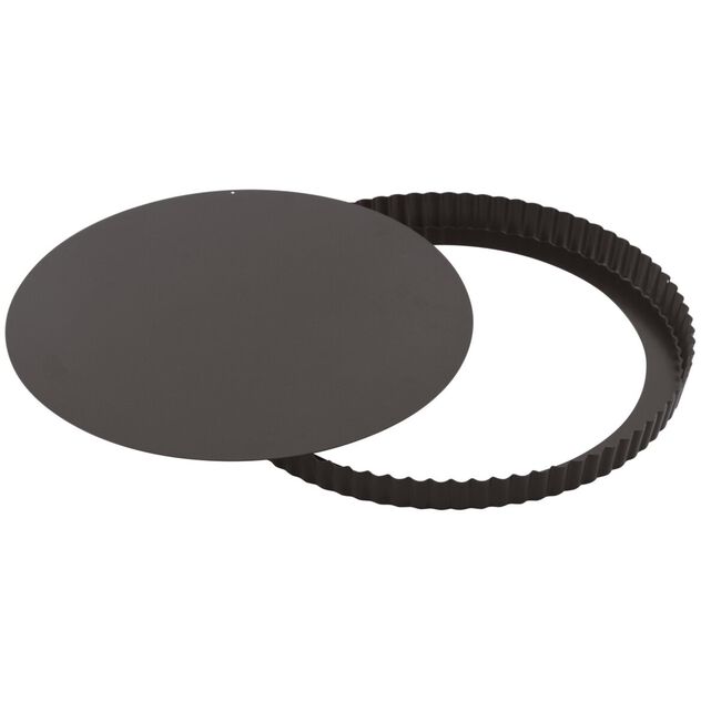 Mold with fluted edges and loose bottom image number 0