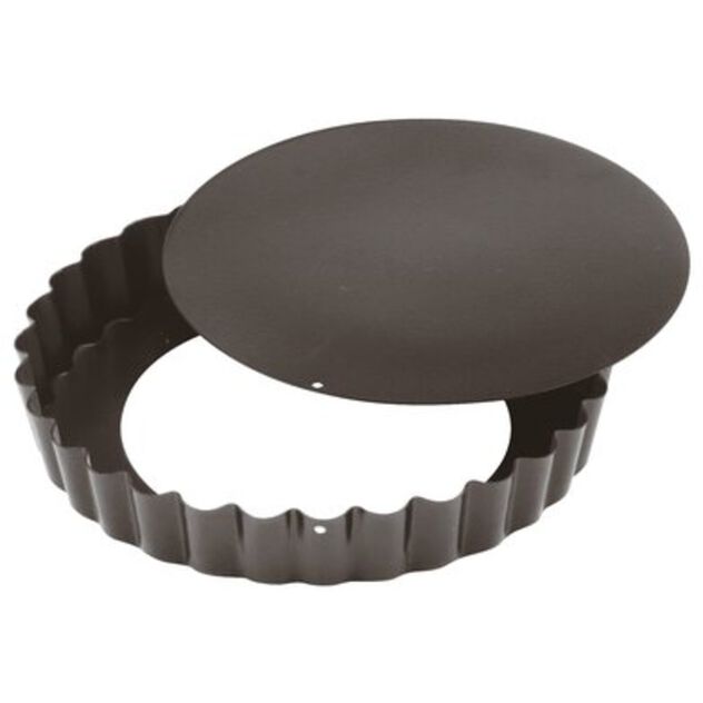 Mold with fluted edges and loose bottom image number 1