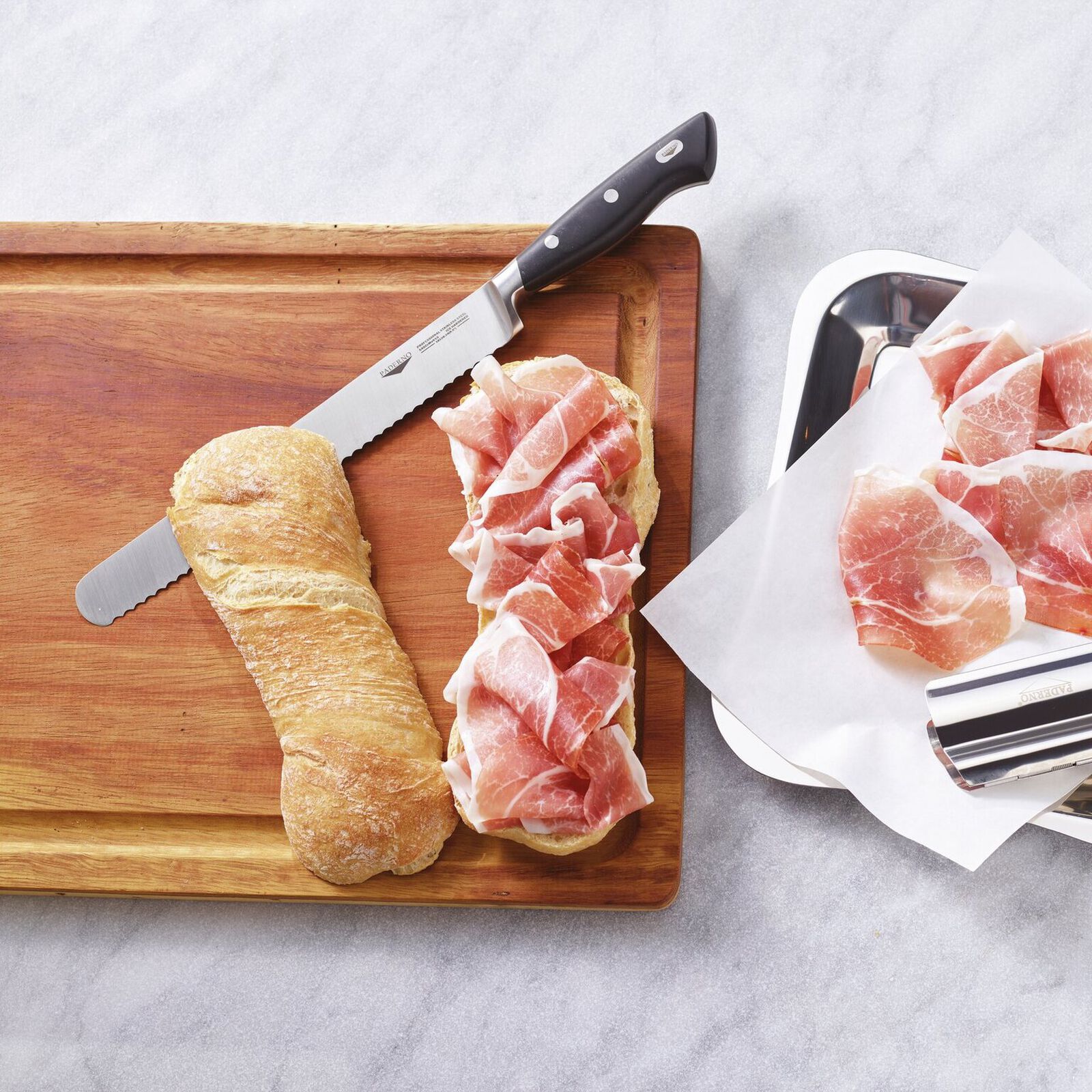 Bread knife  image number null