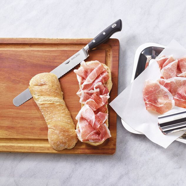 Bread knife  image number 1
