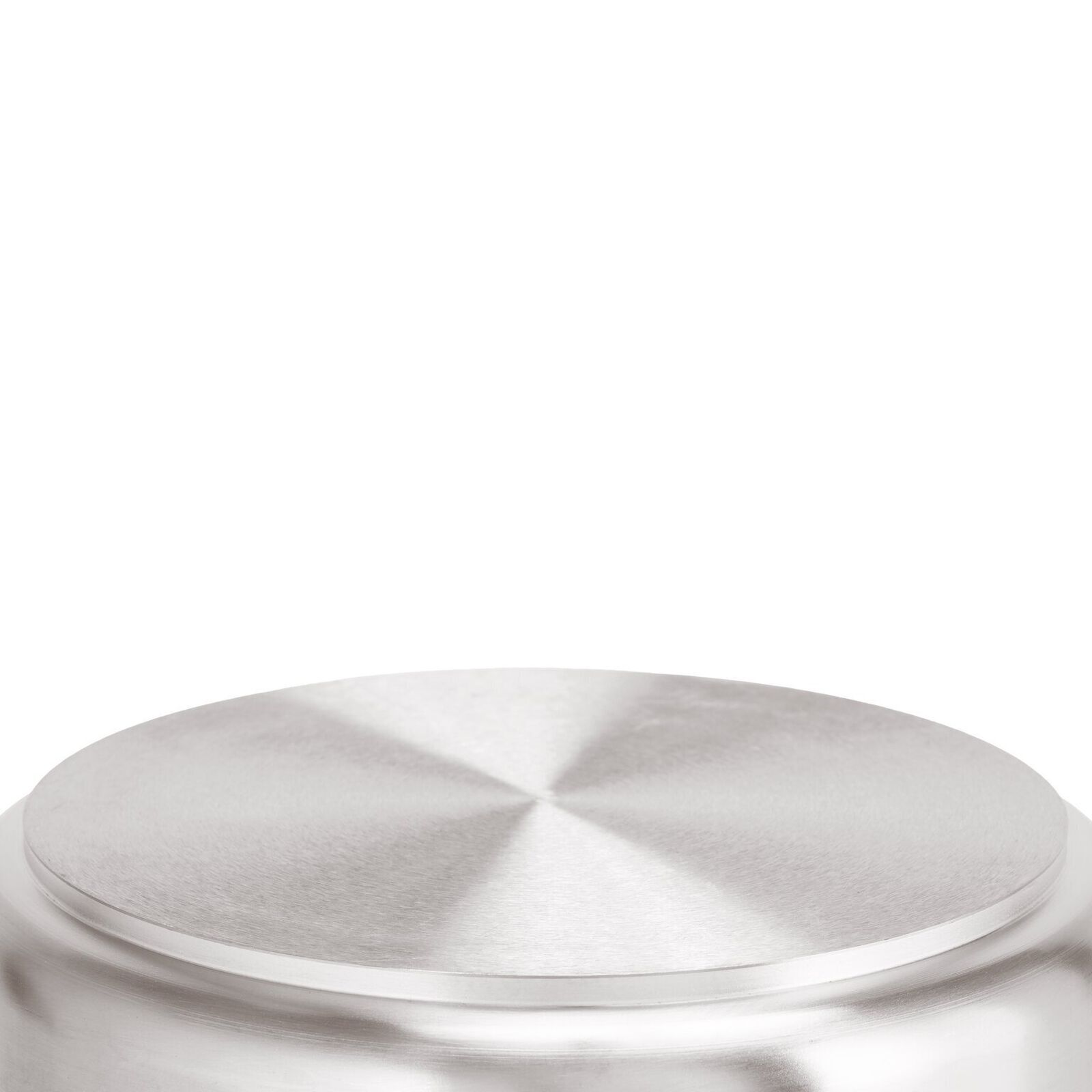 Curved saut&eacute; pan  image number null