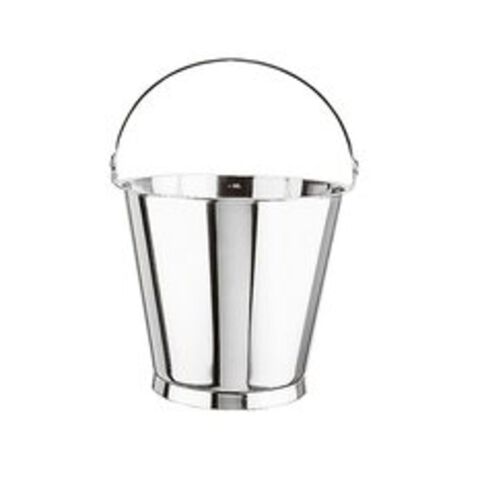 Graduated bucket with bottom ring