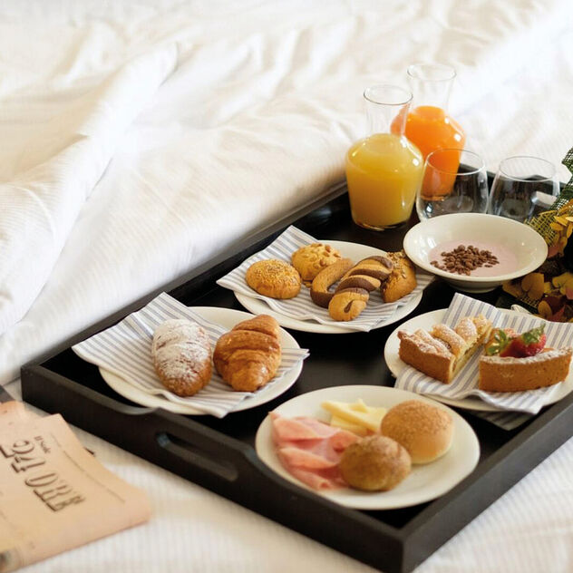 Tray for room service image number 2