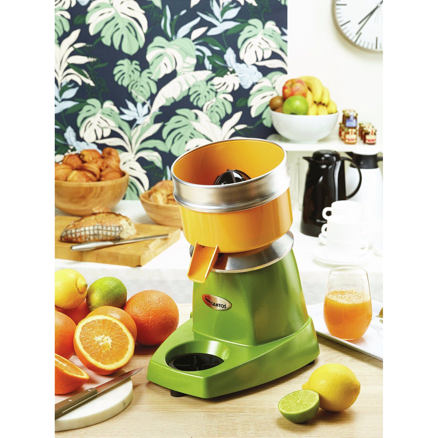 Citrus fruit squeezer 5