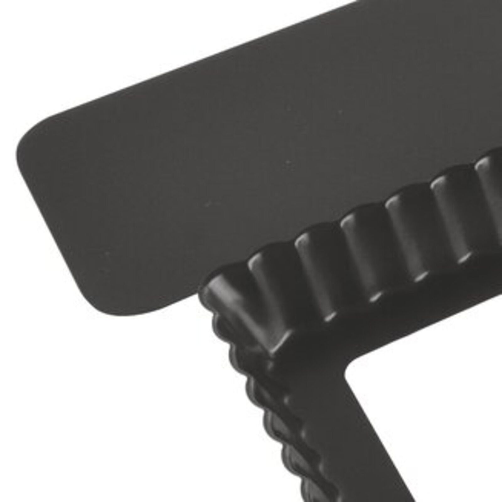 Mold with fluted edges and loose bottom image number null