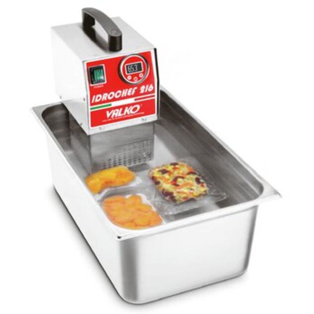 Sous-vide cooking device  image number 1