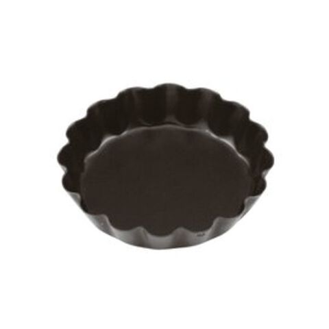 Mold with fluted edges