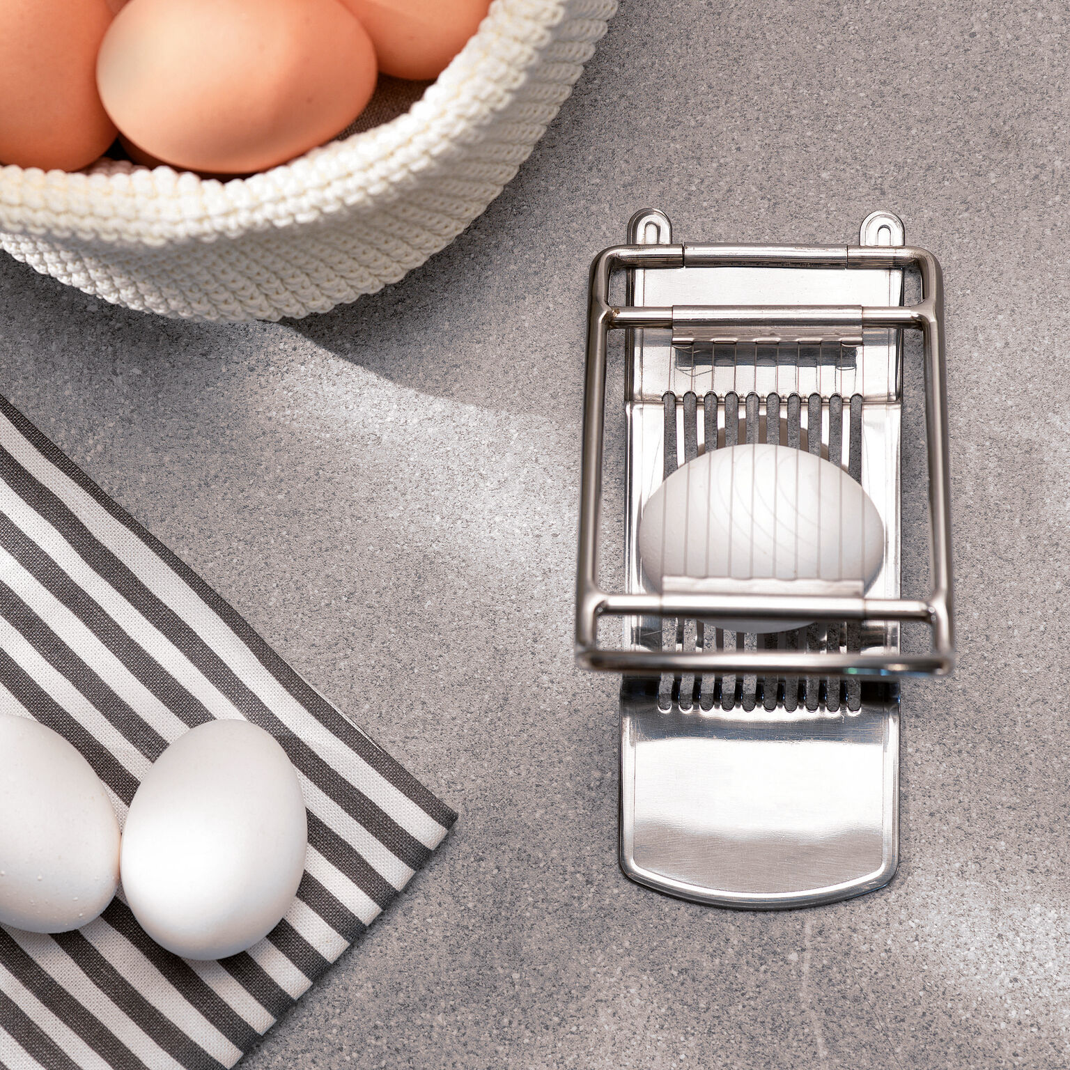 kiwi etc 7.753.46 inch 1 Egg Slicer with Stainless Steel Wires,Two Cutting Methods,PP resin material,19.78.8cm Rose red for Egg strawberry 