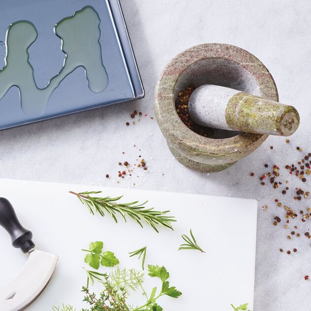 Mortar and pestle  image number 3