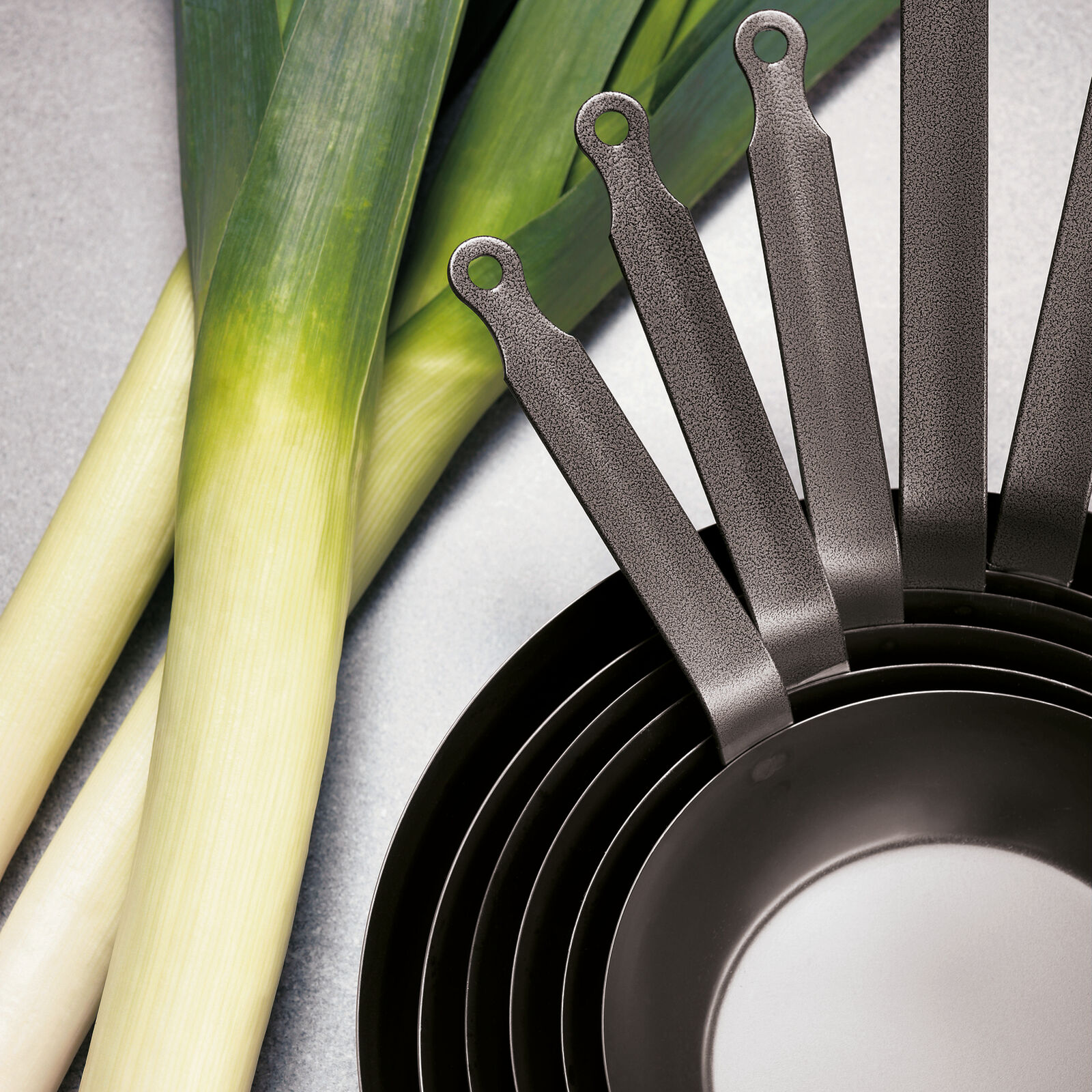 Blacksteel frypan  image number null