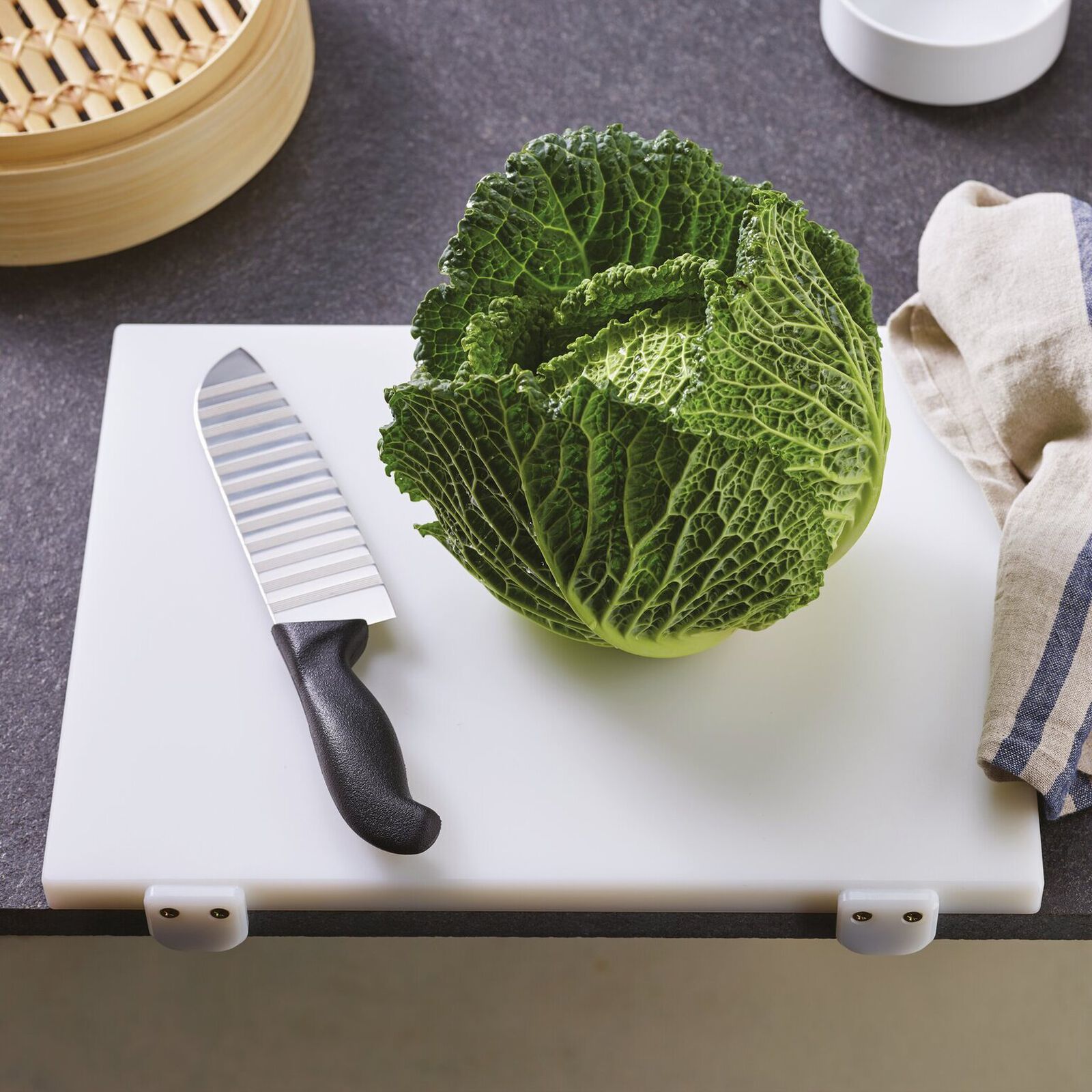 Cutting board with stoppers image number null