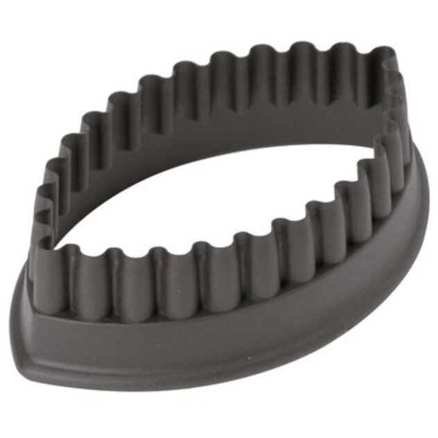 Cutter with fluted edges image number 0