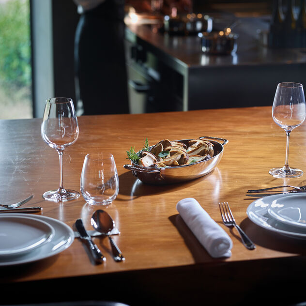 Sauce pan  image number 3