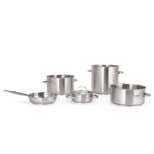 Curved saut&eacute; pan  image number 6
