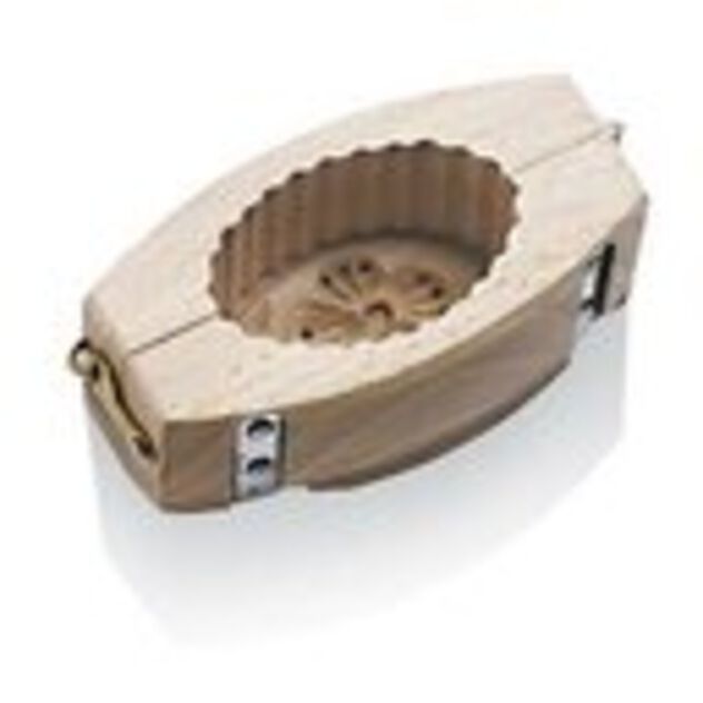 Mold for butter, with fluted edges image number 0