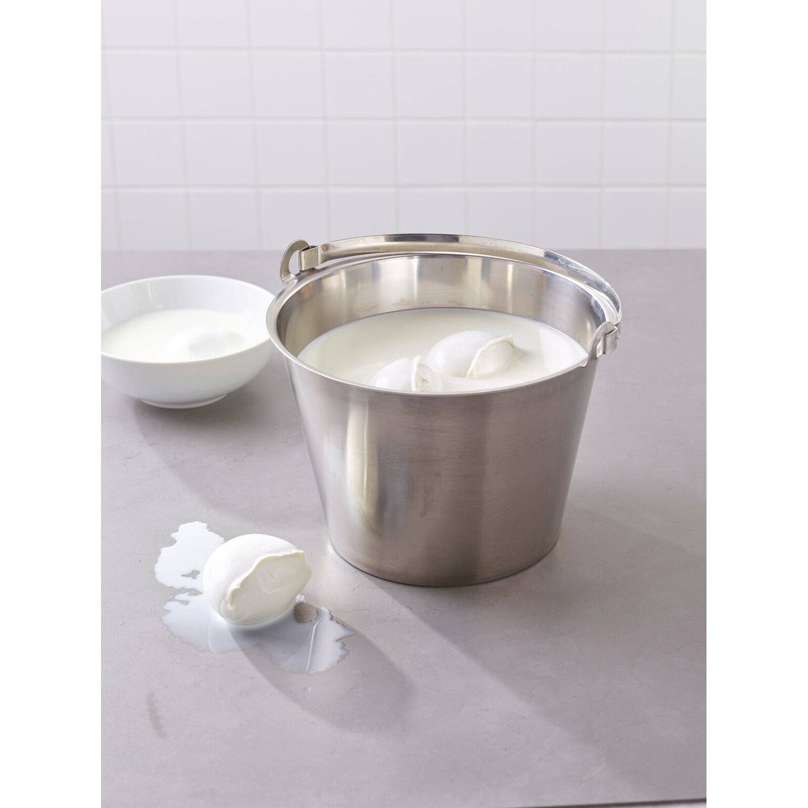 Graduated bucket  image number null