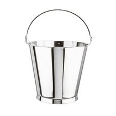 Graduated bucket with bottom ring