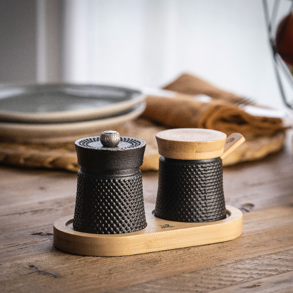 Salt & pepper mill set with tray image number 1