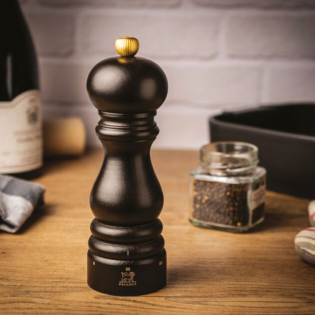 Salt mill  image number 1