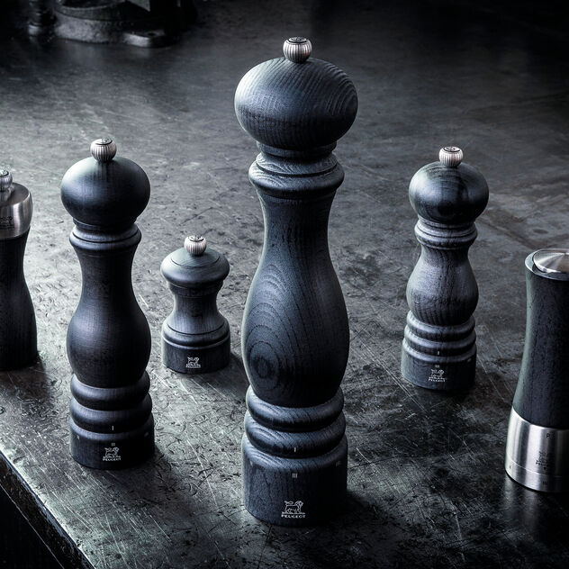 Salt mill  image number 1