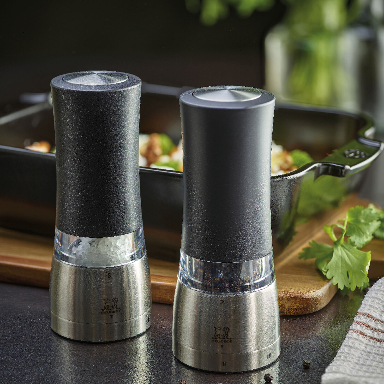 Salt & pepper mill set electric image number null