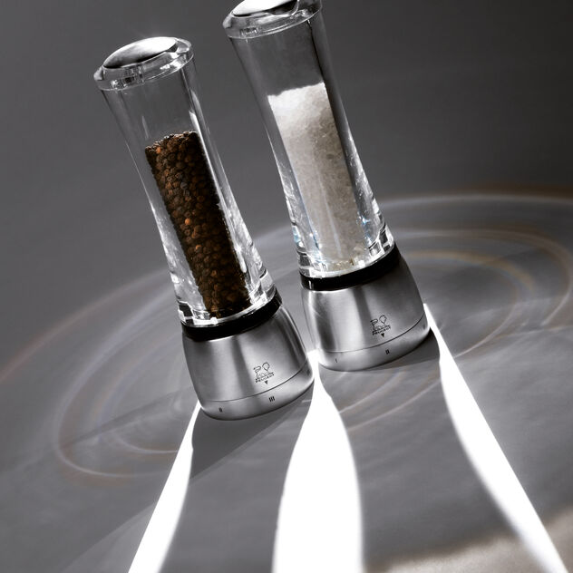 Salt mill  image number 1