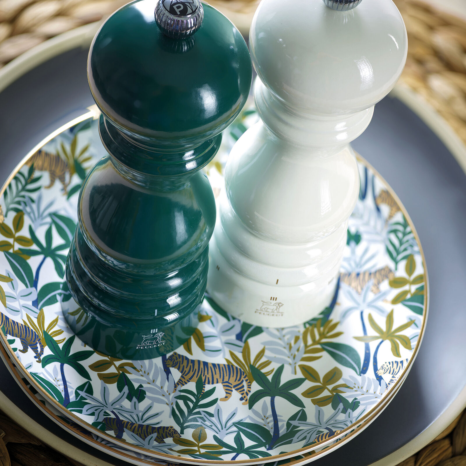 Salt mill  image number null